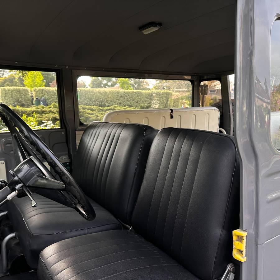 Toyota-fj43-land-cruiser-1970-grey-12