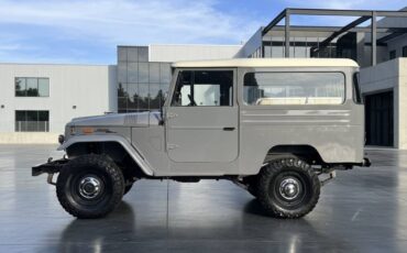 Toyota-fj43-land-cruiser-1970-grey-15