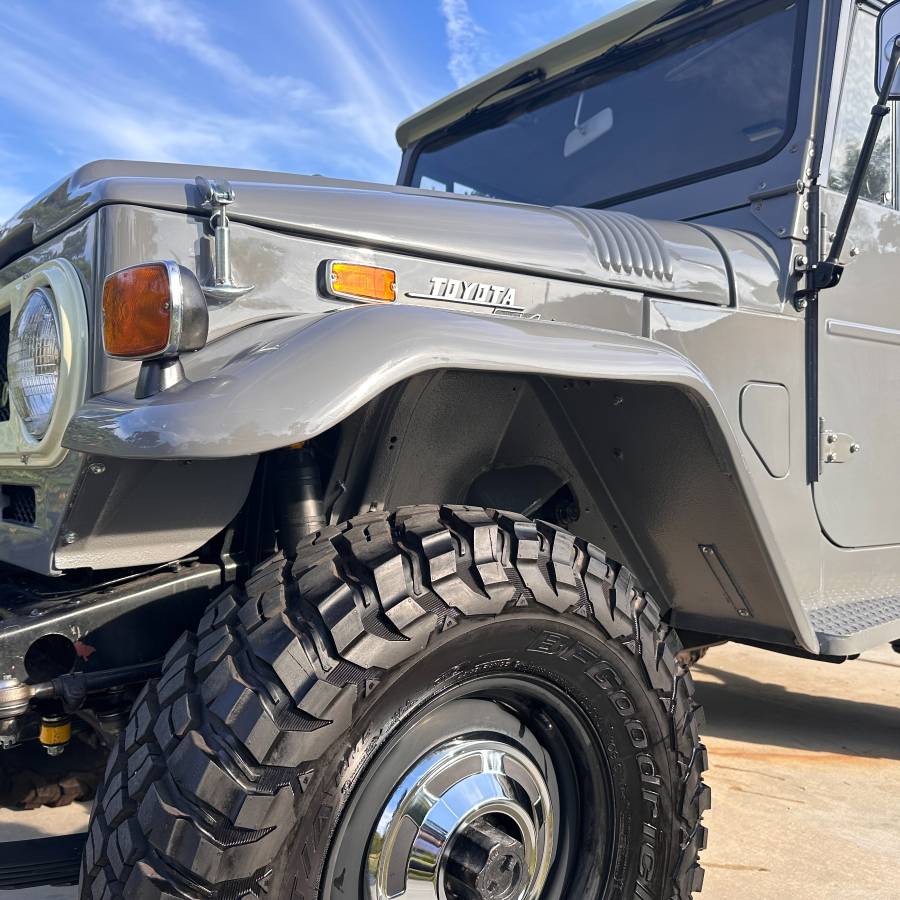Toyota-fj43-land-cruiser-1970-grey-16