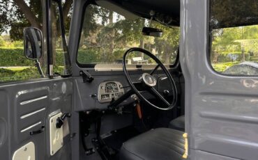 Toyota-fj43-land-cruiser-1970-grey-31