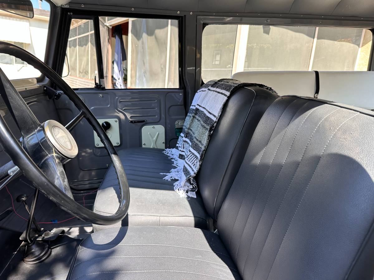 Toyota-fj43-land-cruiser-1970-grey-49