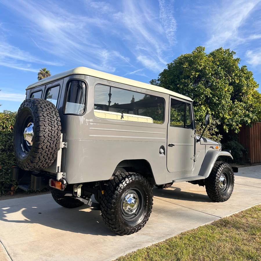 Toyota-fj43-land-cruiser-1970-grey-63
