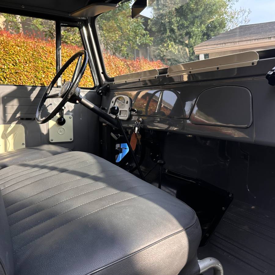 Toyota-fj43-land-cruiser-1970-grey-68