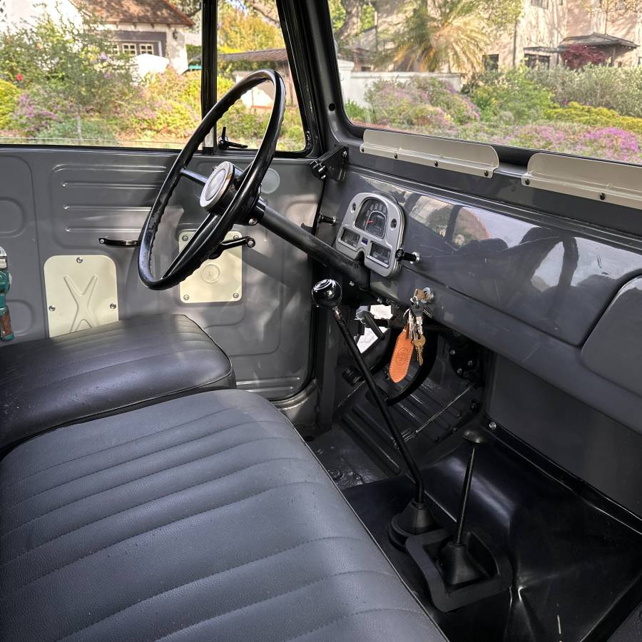 Toyota-fj43-land-cruiser-1970-grey-8