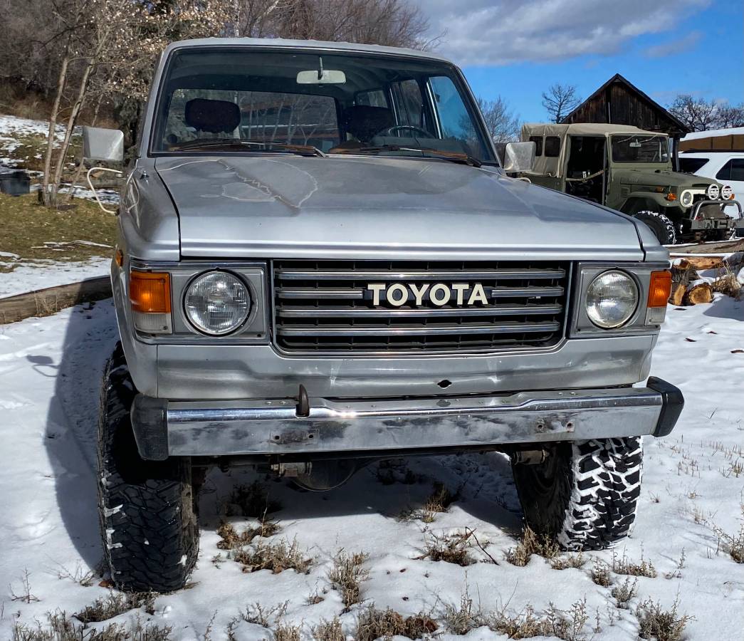 Toyota-fj60-1986-silver-1