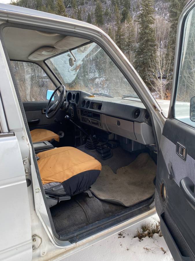 Toyota-fj60-1986-silver-10