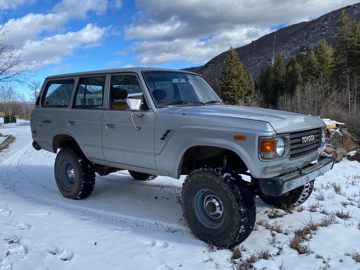 Toyota-fj60-1986-silver-2