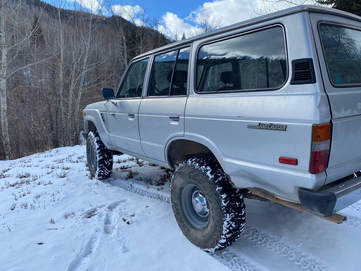 Toyota-fj60-1986-silver-3