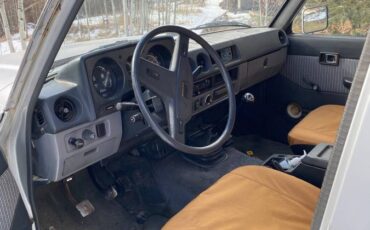 Toyota-fj60-1986-silver-7