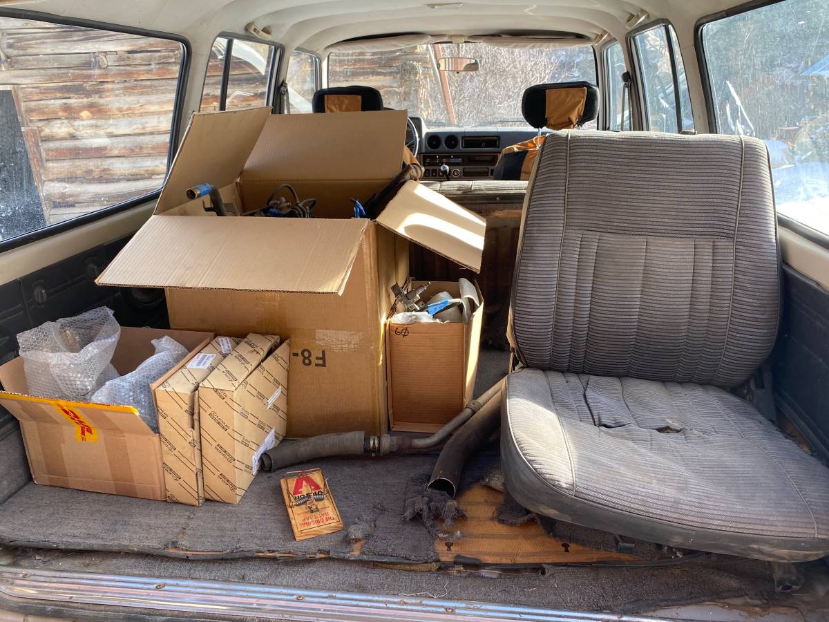 Toyota-fj60-1986-silver-8