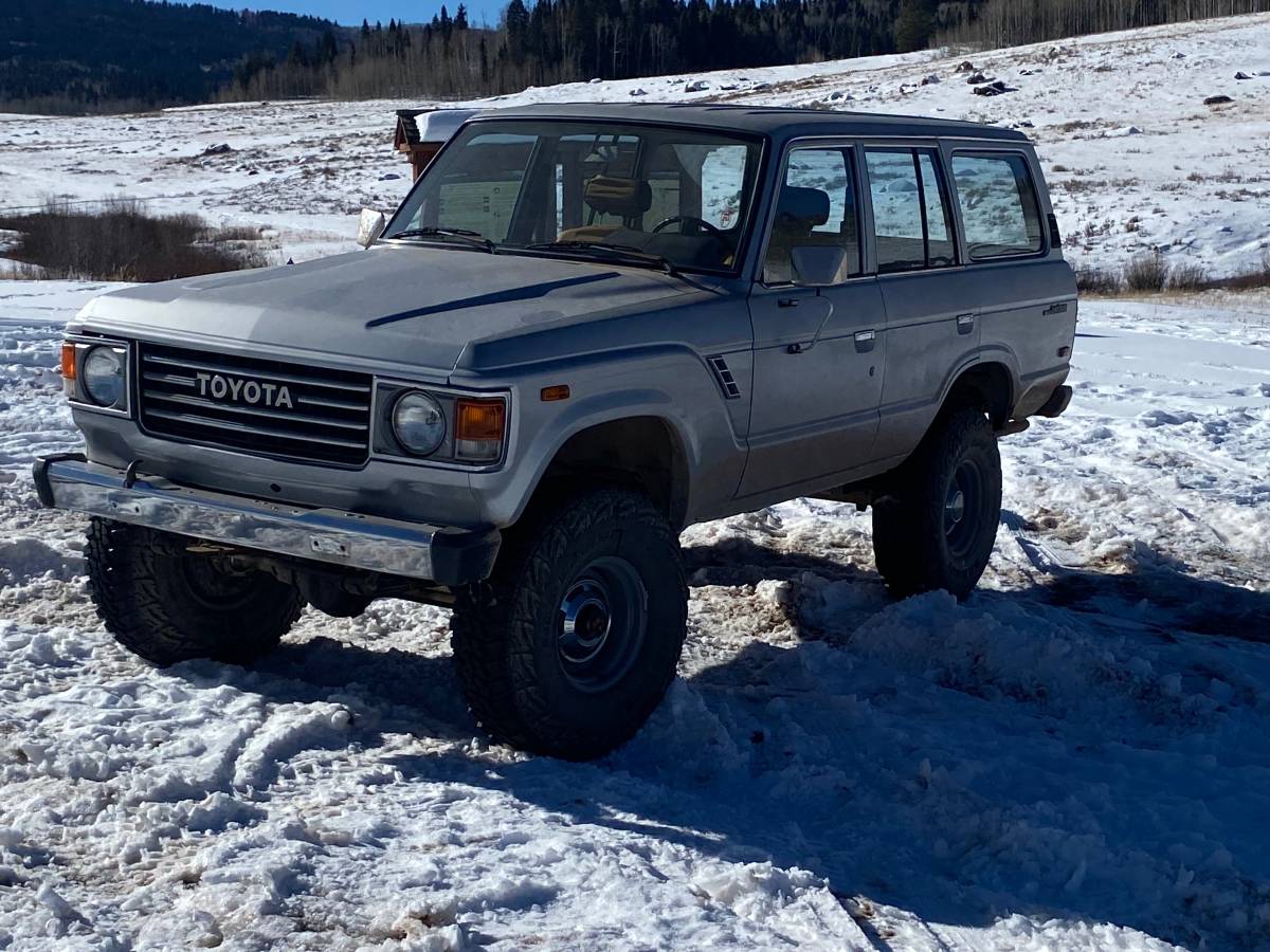 Toyota-fj60-1986-silver