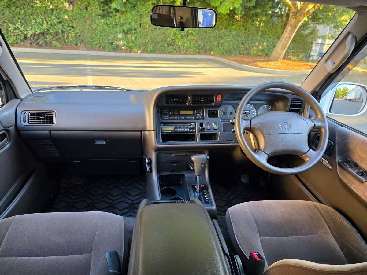 Toyota-hiace-diesel-1996-12