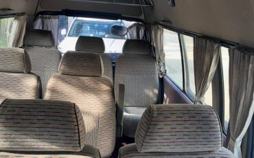 Toyota-hiace-grandcabin-van-diesel-1994-11