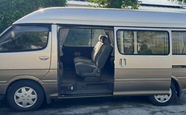 Toyota-hiace-grandcabin-van-diesel-1994-3