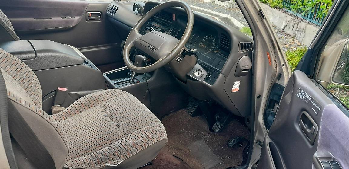 Toyota-hiace-grandcabin-van-diesel-1994-5