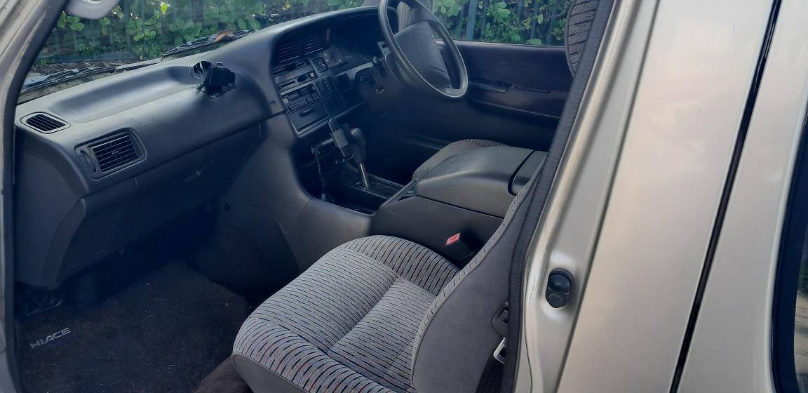 Toyota-hiace-grandcabin-van-diesel-1994-6