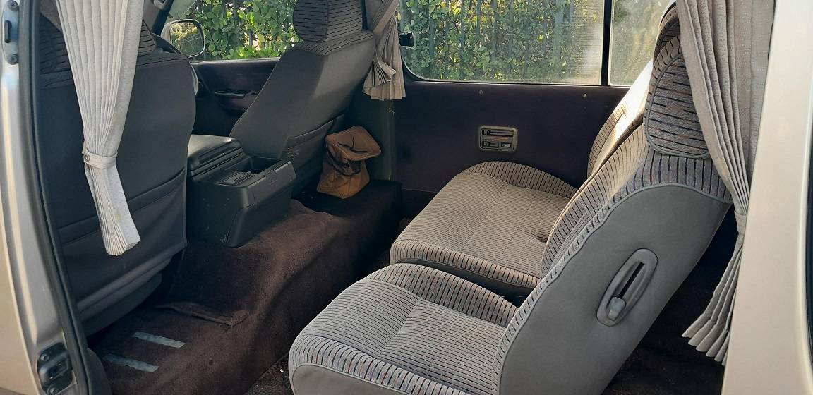 Toyota-hiace-grandcabin-van-diesel-1994-7