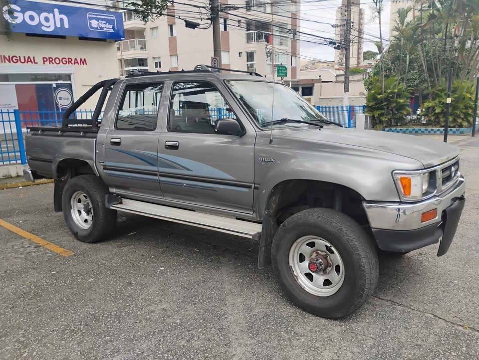 Toyota-hilux-diesel-1994-1