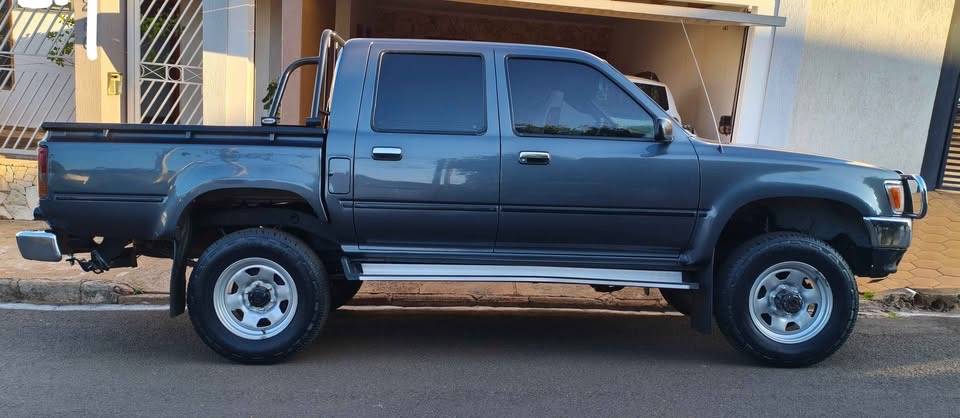 Toyota-hilux-diesel-1994-12
