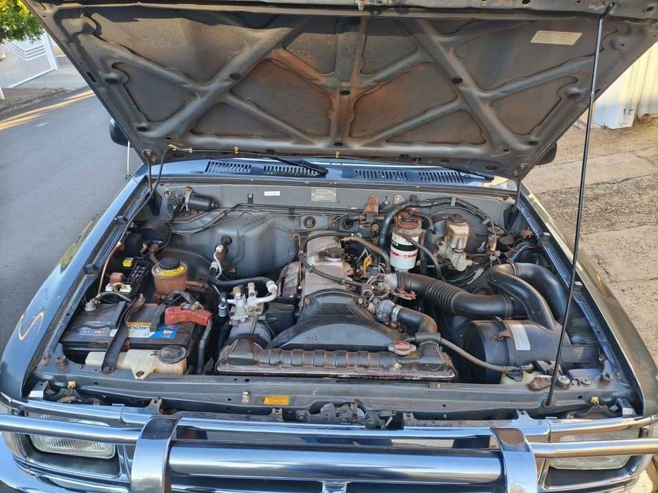 Toyota-hilux-diesel-1994-14