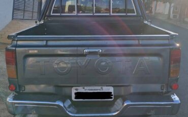 Toyota-hilux-diesel-1994-19