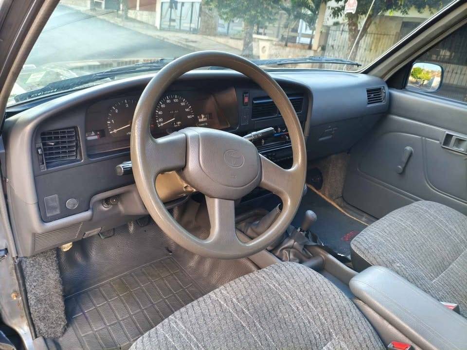 Toyota-hilux-diesel-1994-21