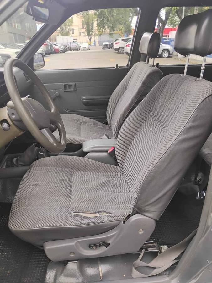 Toyota-hilux-diesel-1994-3