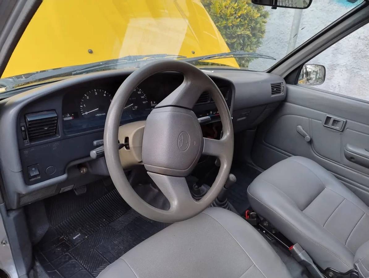 Toyota-hilux-diesel-1994-7