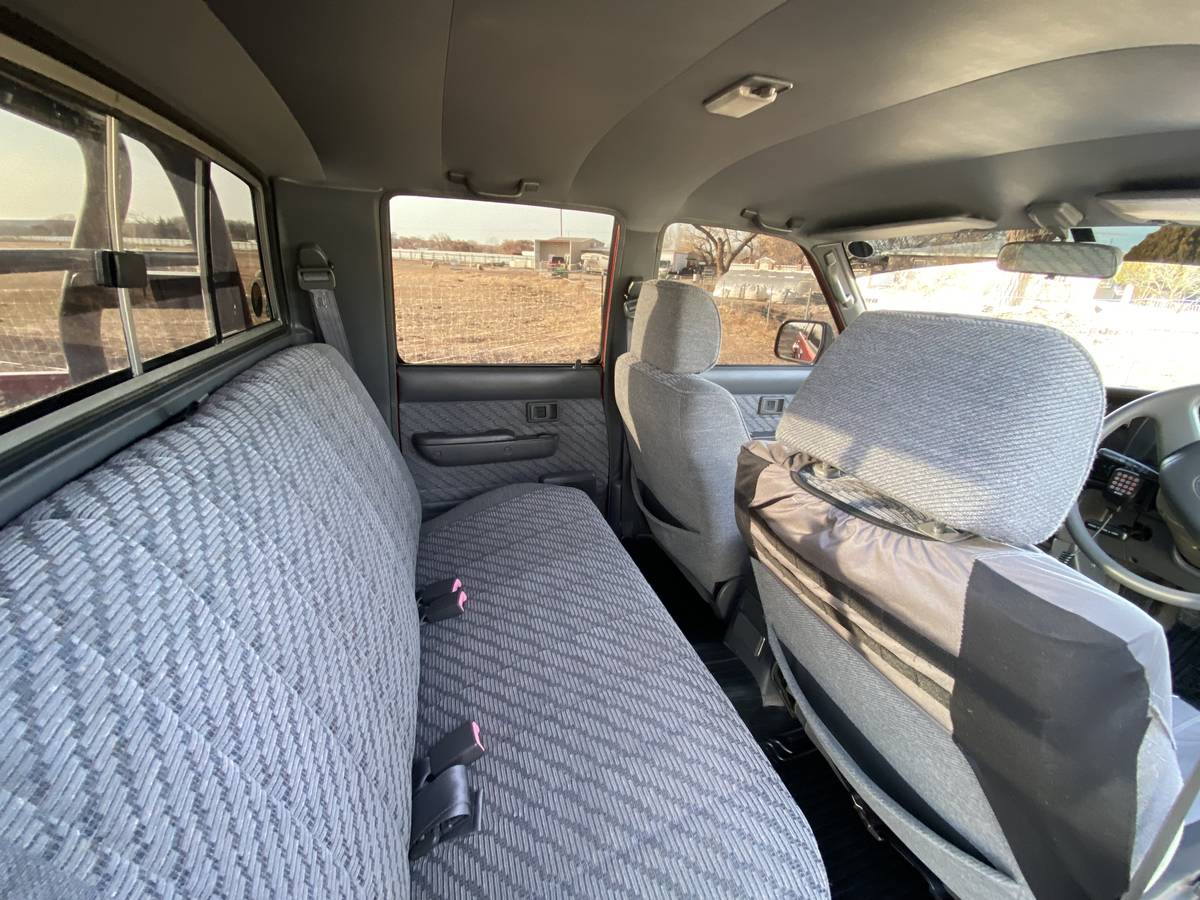 Toyota-hilux-diesel-1995-red-17