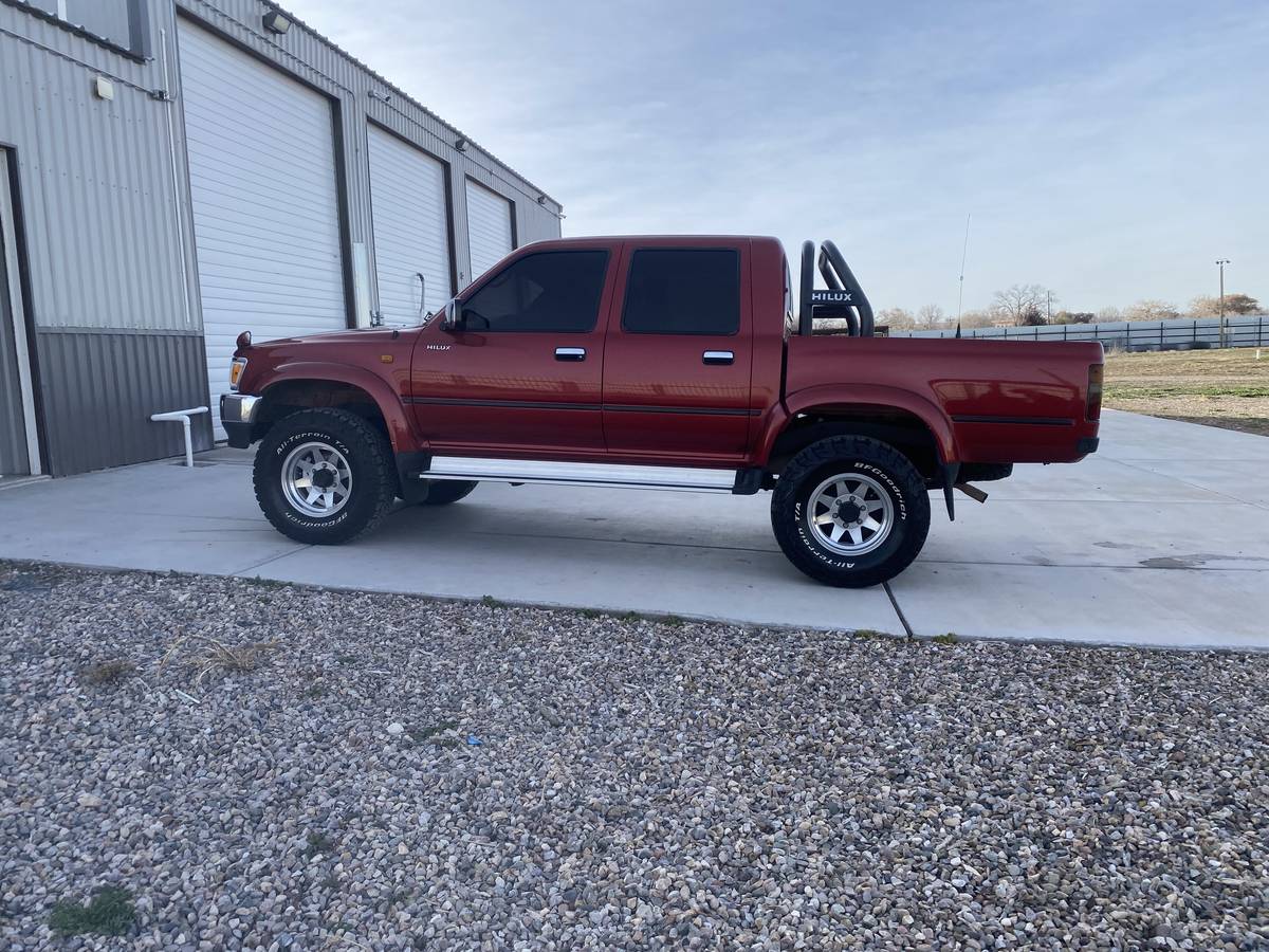 Toyota-hilux-diesel-1995-red-8