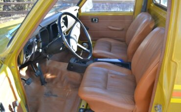 Toyota-hilux-pickup-truck-1976-yellow-12