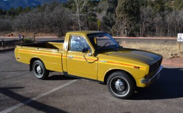 Toyota-hilux-pickup-truck-1976-yellow-4