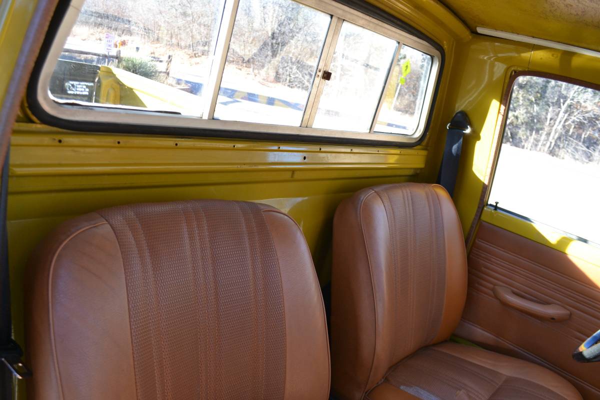 Toyota-hilux-pickup-truck-1976-yellow-6