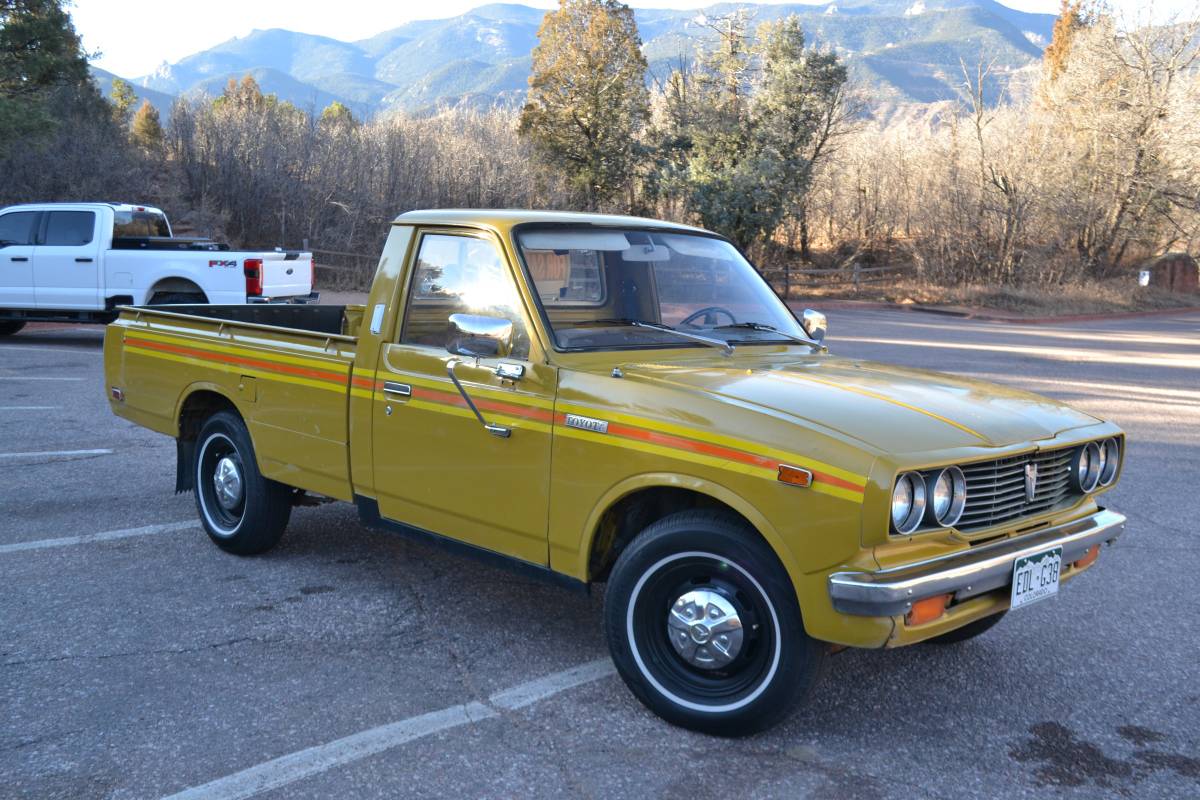 Toyota-hilux-pickup-truck-1976-yellow-7
