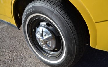 Toyota-hilux-pickup-truck-1976-yellow-8