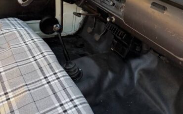 Toyota-hilux-truck-1977-white-12