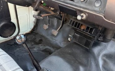 Toyota-hilux-truck-1977-white-14