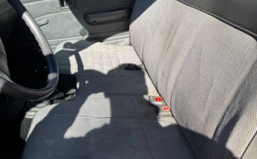 Toyota-hilux-truck-1990-red-1