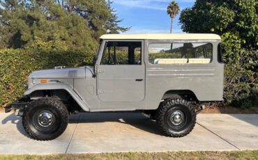Toyota-land-cruiser-1970-grey-10