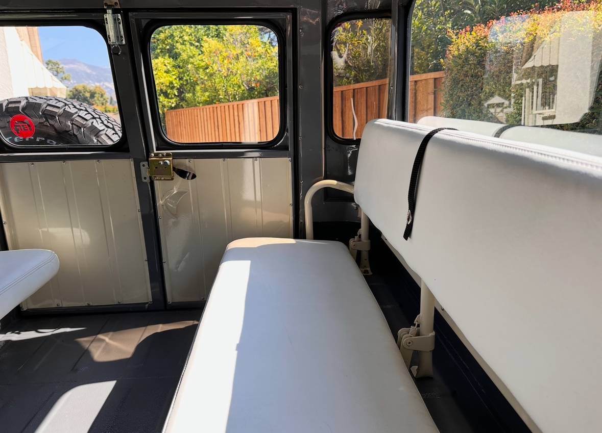 Toyota-land-cruiser-1970-grey-3