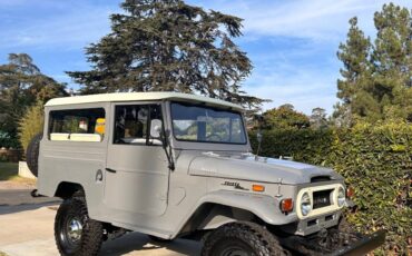 Toyota-land-cruiser-1970-grey