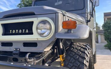Toyota-land-cruiser-1970-grey-7