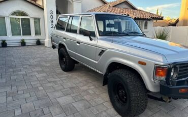 Toyota-land-cruiser-1985-silver-1