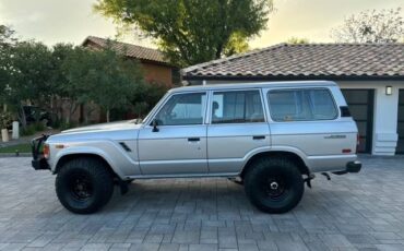 Toyota-land-cruiser-1985-silver-4