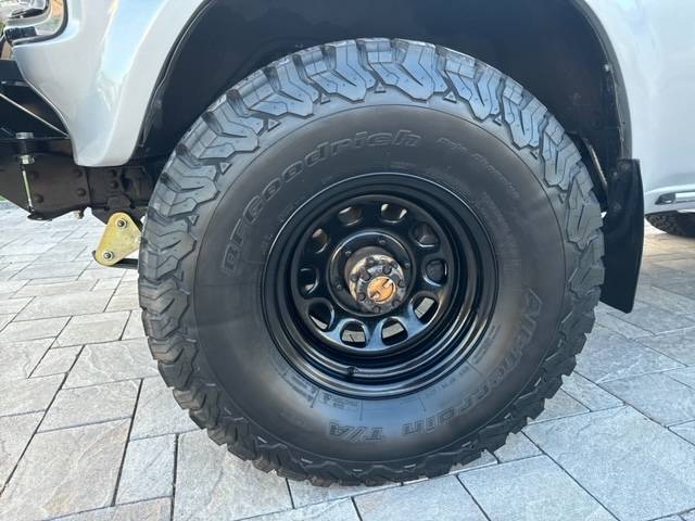 Toyota-land-cruiser-1985-silver-5