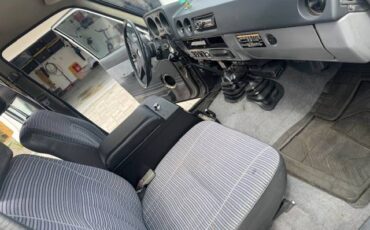 Toyota-land-cruiser-1985-silver-9