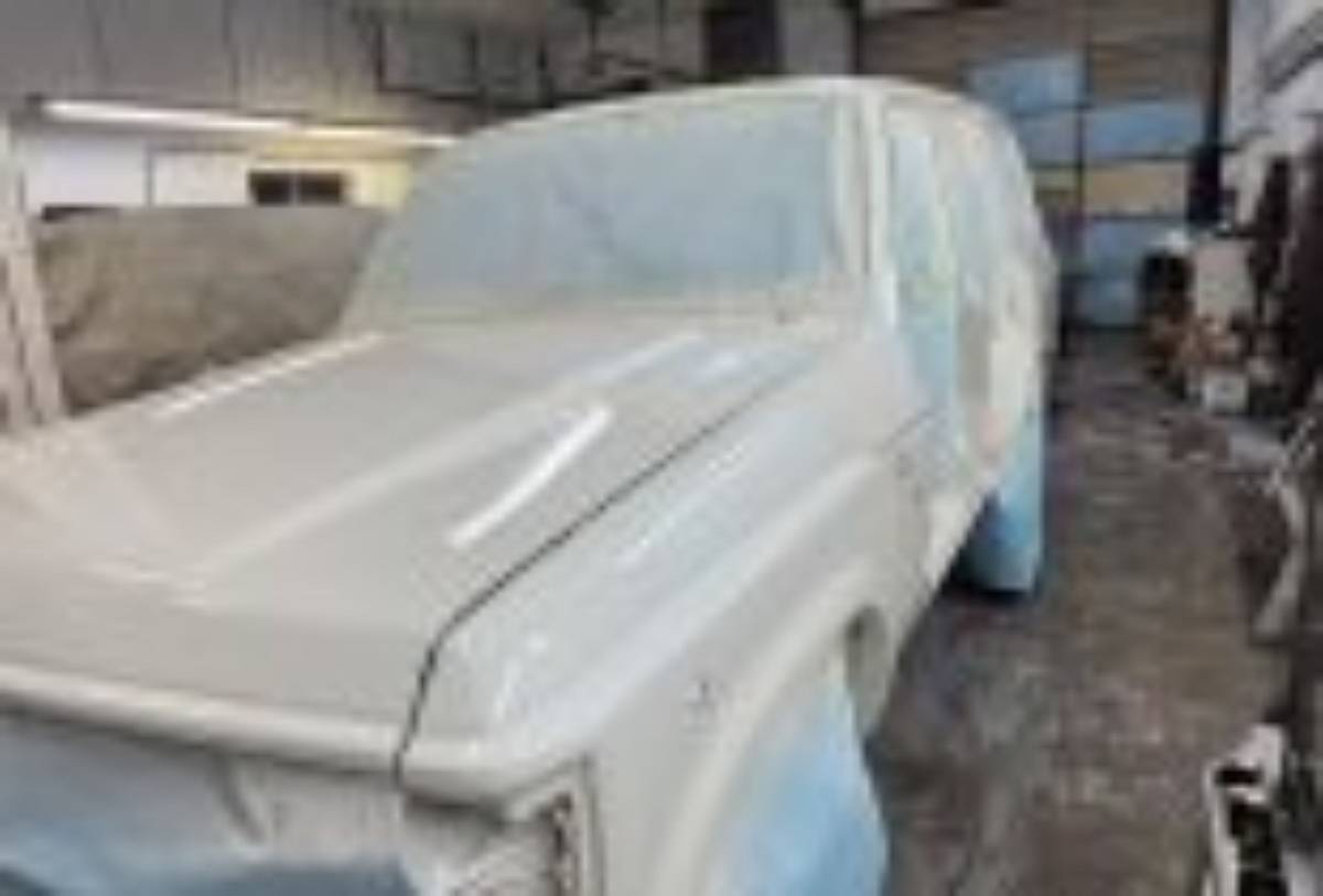 Toyota-land-cruiser-1986-white-1