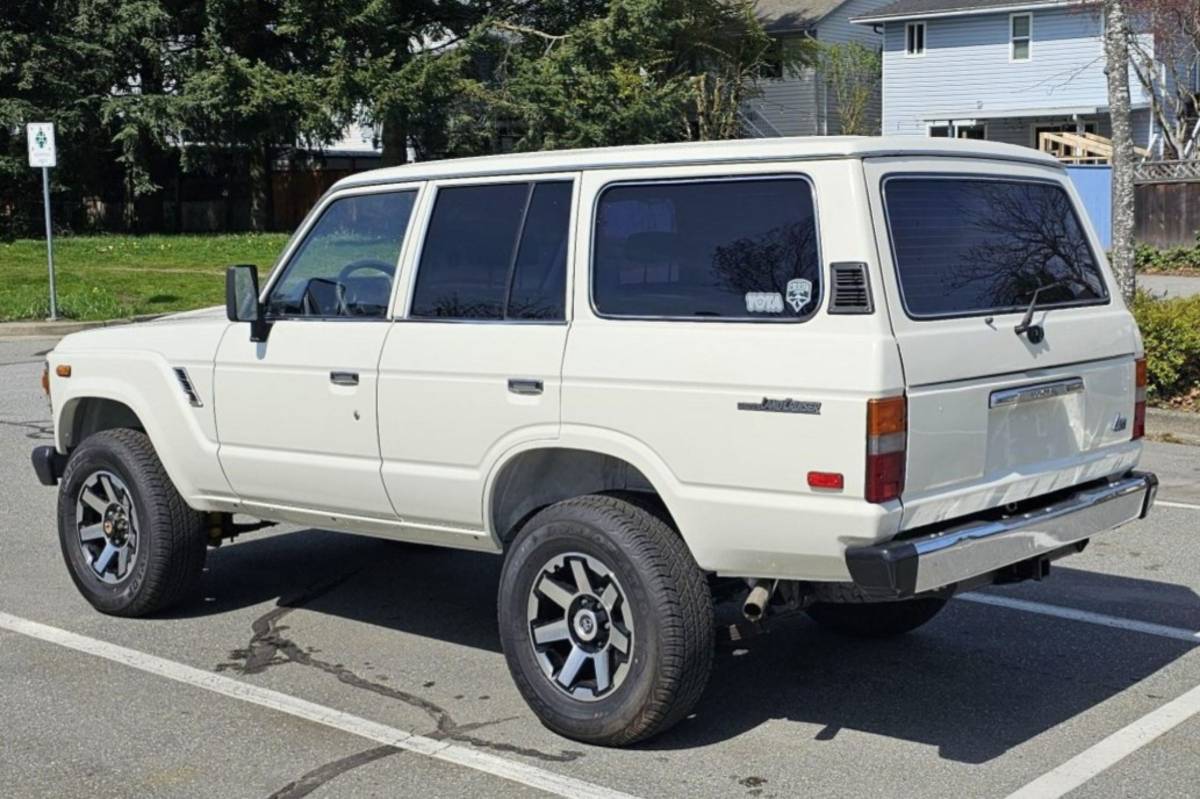Toyota-land-cruiser-1986-white-2