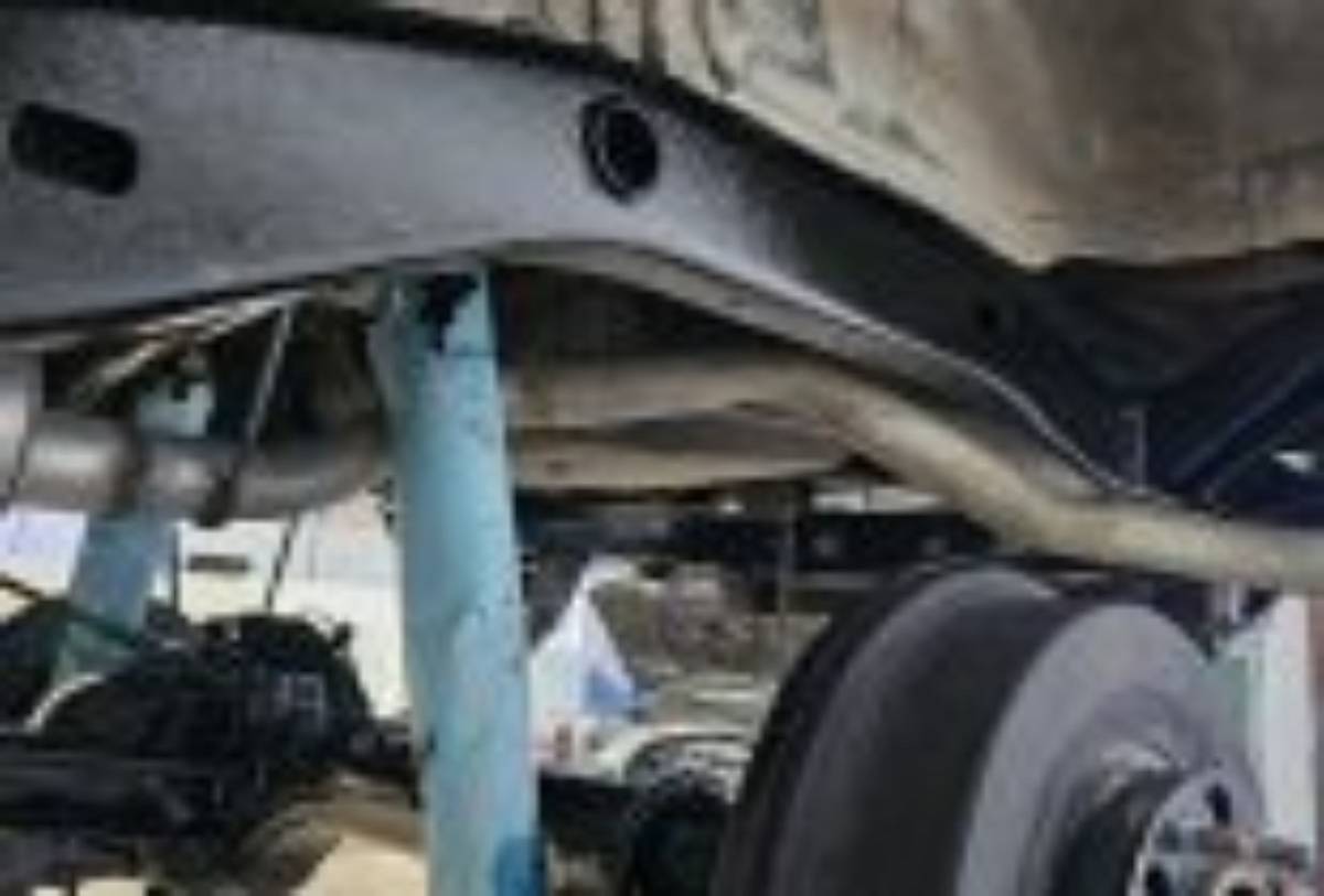 Toyota-land-cruiser-1986-white-3