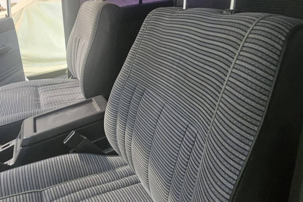 Toyota-land-cruiser-1986-white-6